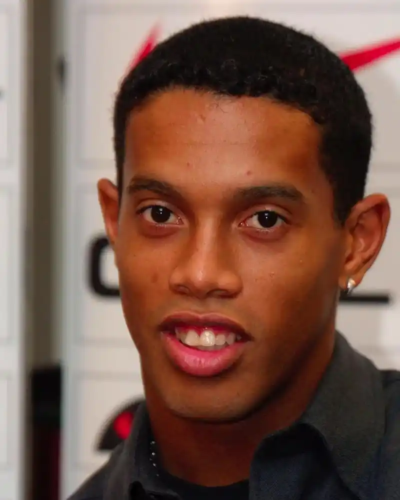 持淡漠态度 持淡漠态度